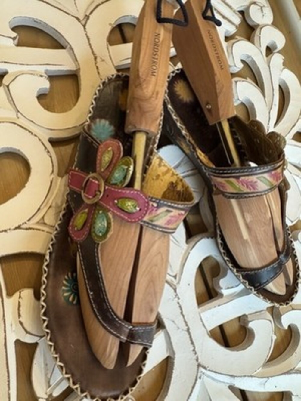 Vintage 90S Spring Step Colorful Leather Preowned Sandals Toe Ring Style